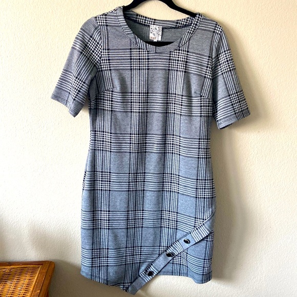 NAÏF Knit Houndstooth Dress - Picture 1 of 5